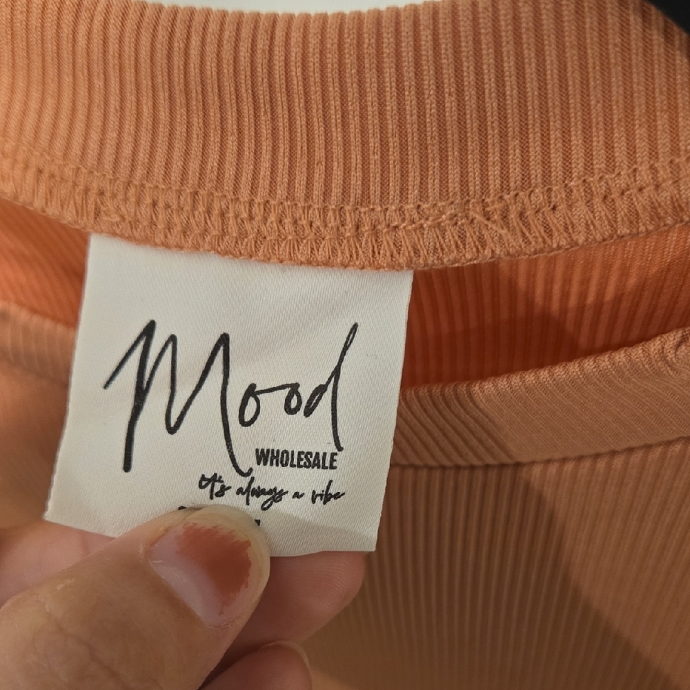 Salmon Ribbed Crop Top - Picture 2 of 3